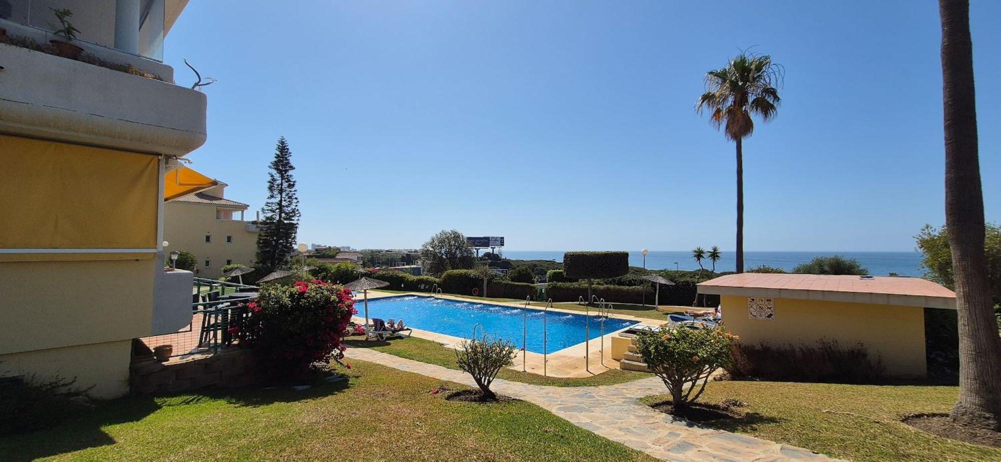 Apartamento En Zona Cabopino Marbella