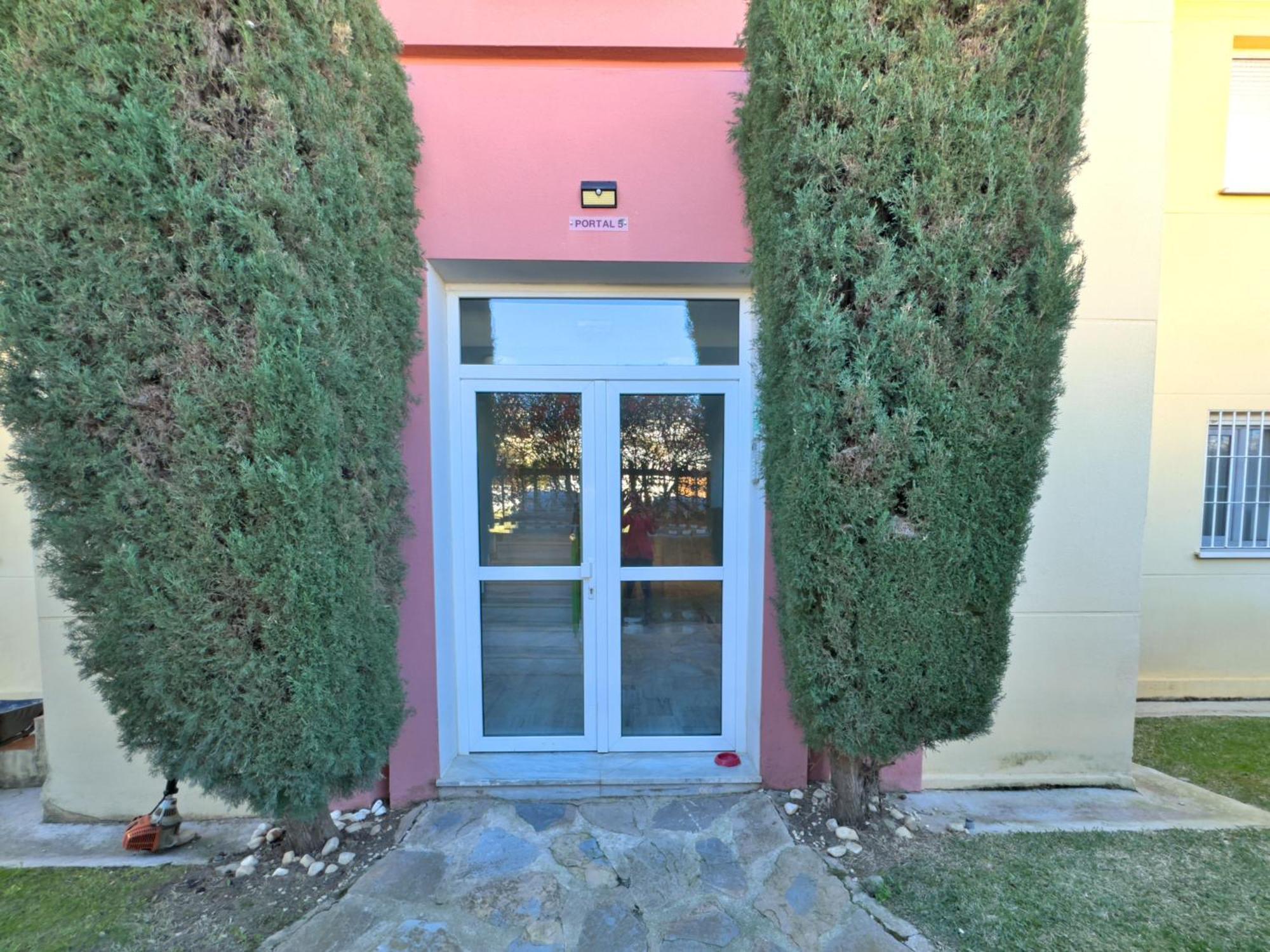 Apartamento En Zona Cabopino Marbella